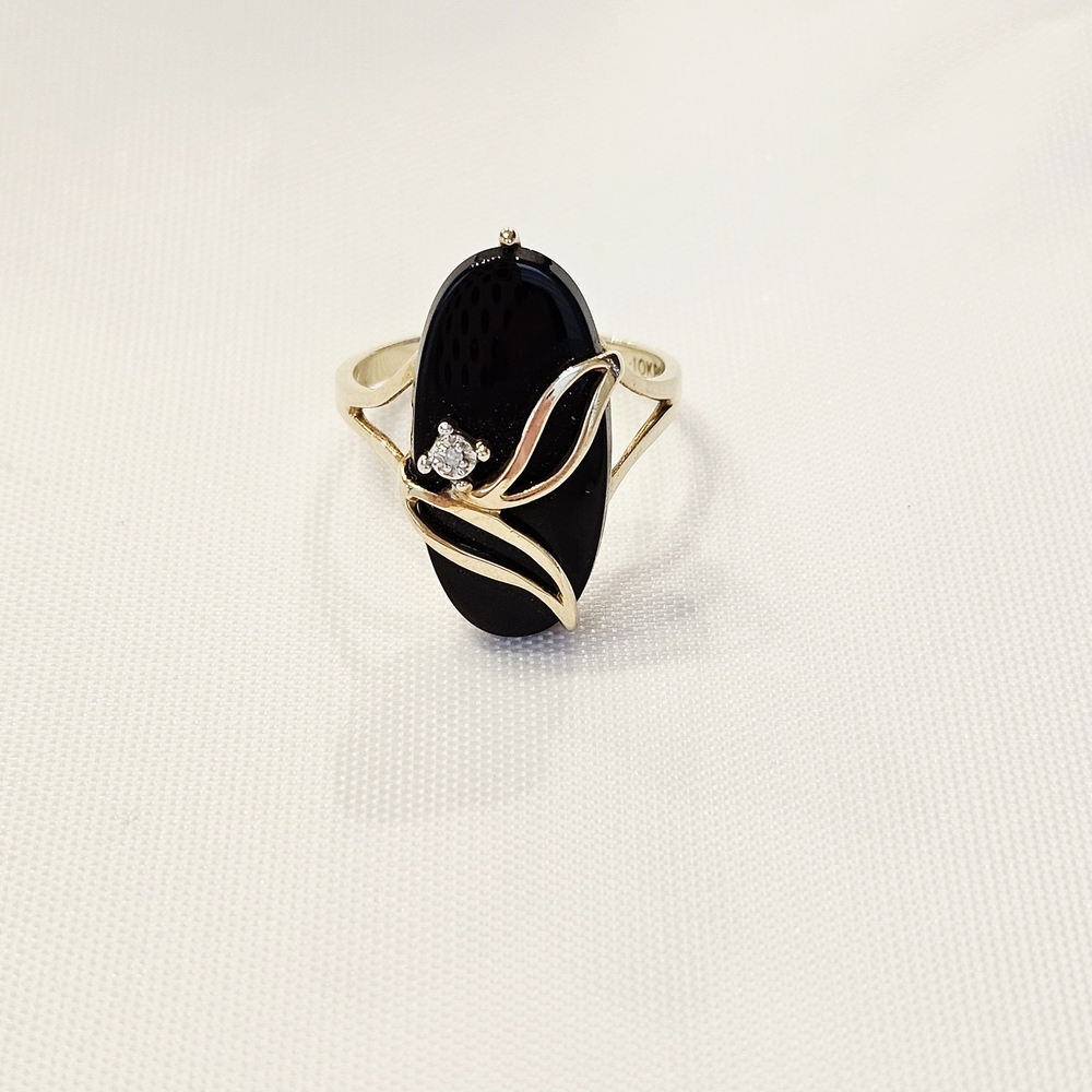 Vintage 10K Yellow Gold Onyx Diamond Ring, Size 6